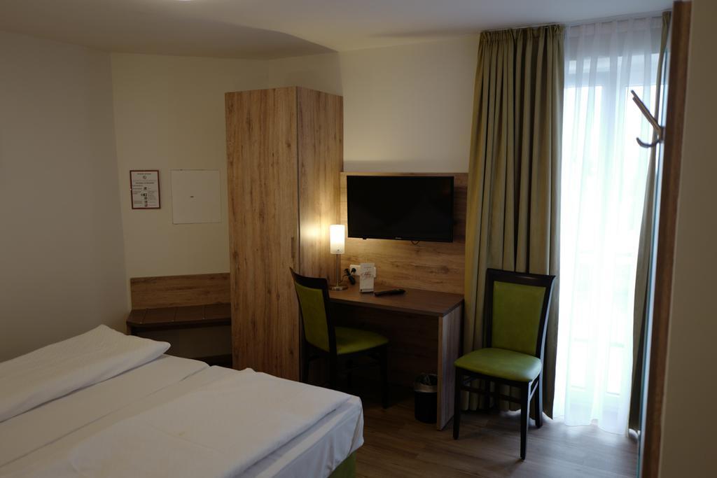 Hotel Stern Gersthofen Kültér fotó