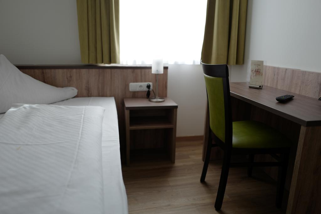 Hotel Stern Gersthofen Kültér fotó
