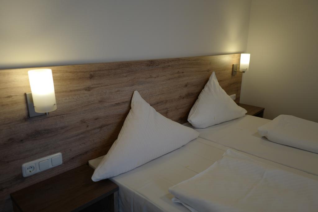 Hotel Stern Gersthofen Kültér fotó