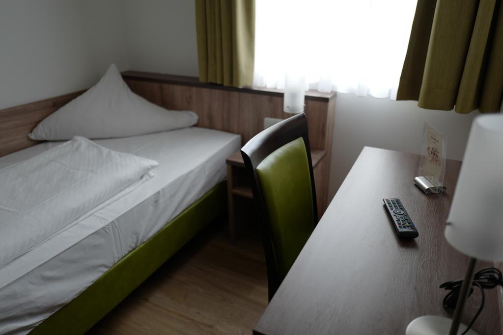 Hotel Stern Gersthofen Kültér fotó